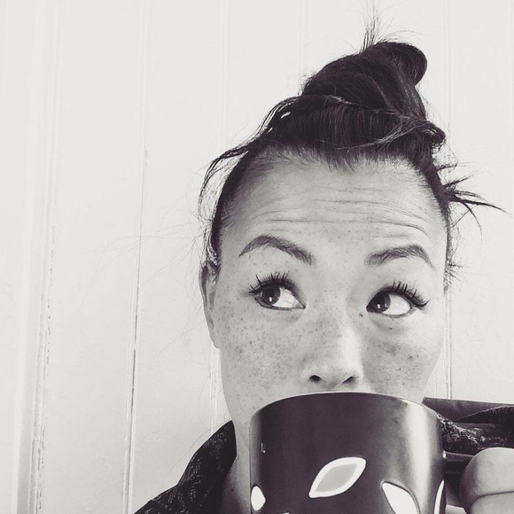 Meet your Posher, Kara - Picture 1 of 2